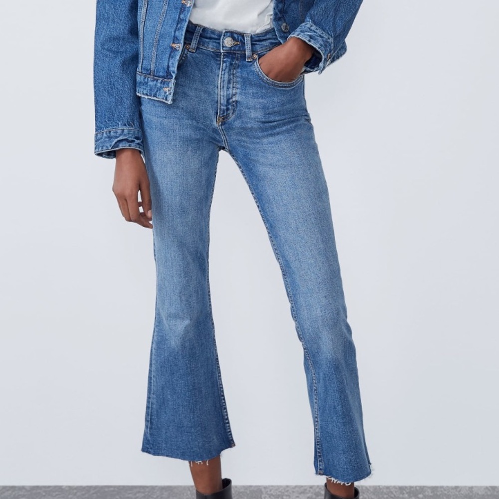 Zara mid-rise Flare Cropped Jeans - Picture 3 of 8